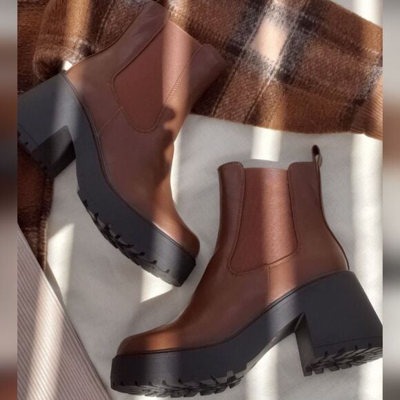 The Gina// Brown platform boot - Picture 1 of 2